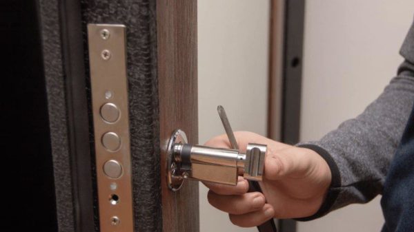 How Commercial Locksmith Services Can Help Your Business